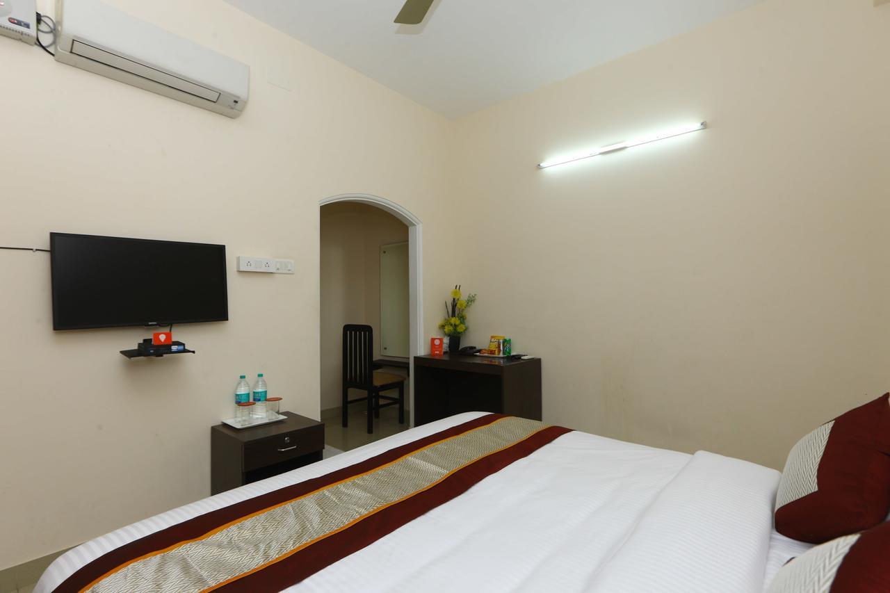 Oyo 10106 Nlbr Hotel 3*