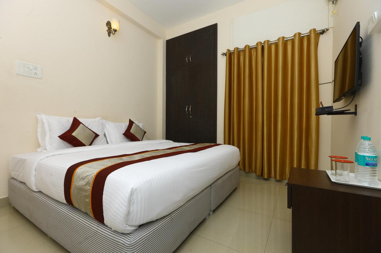 Oyo 10106 Nlbr Hotel 3*
