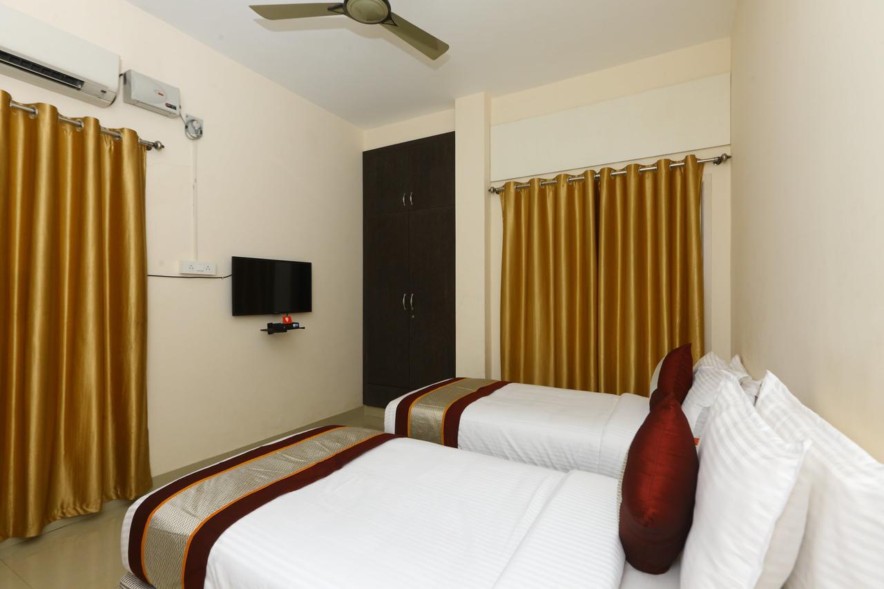 Oyo 10106 Nlbr Hotel 3*